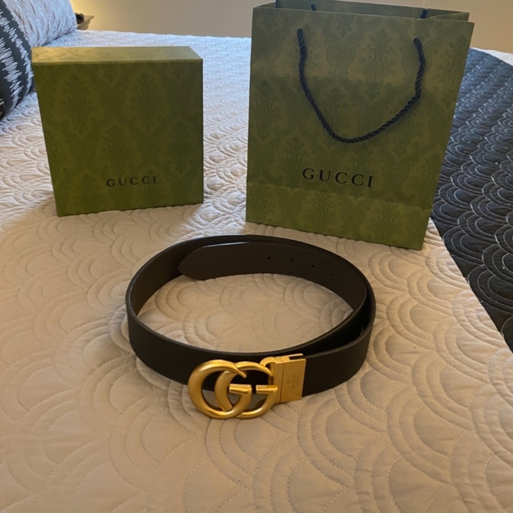 Gucci Black and Gold Reversible Leather Belt - Picture 4 of 8